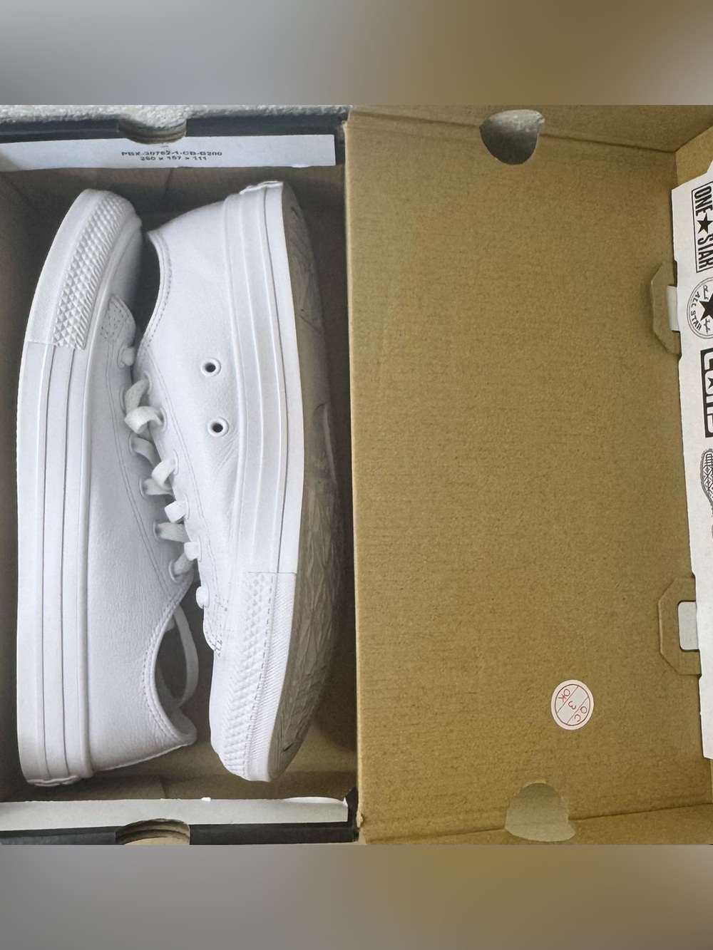 Converse Chuck Taylor All Star Low Top White Leather Sneakers W8/M6 CT OX Classi - Picture 9 of 10